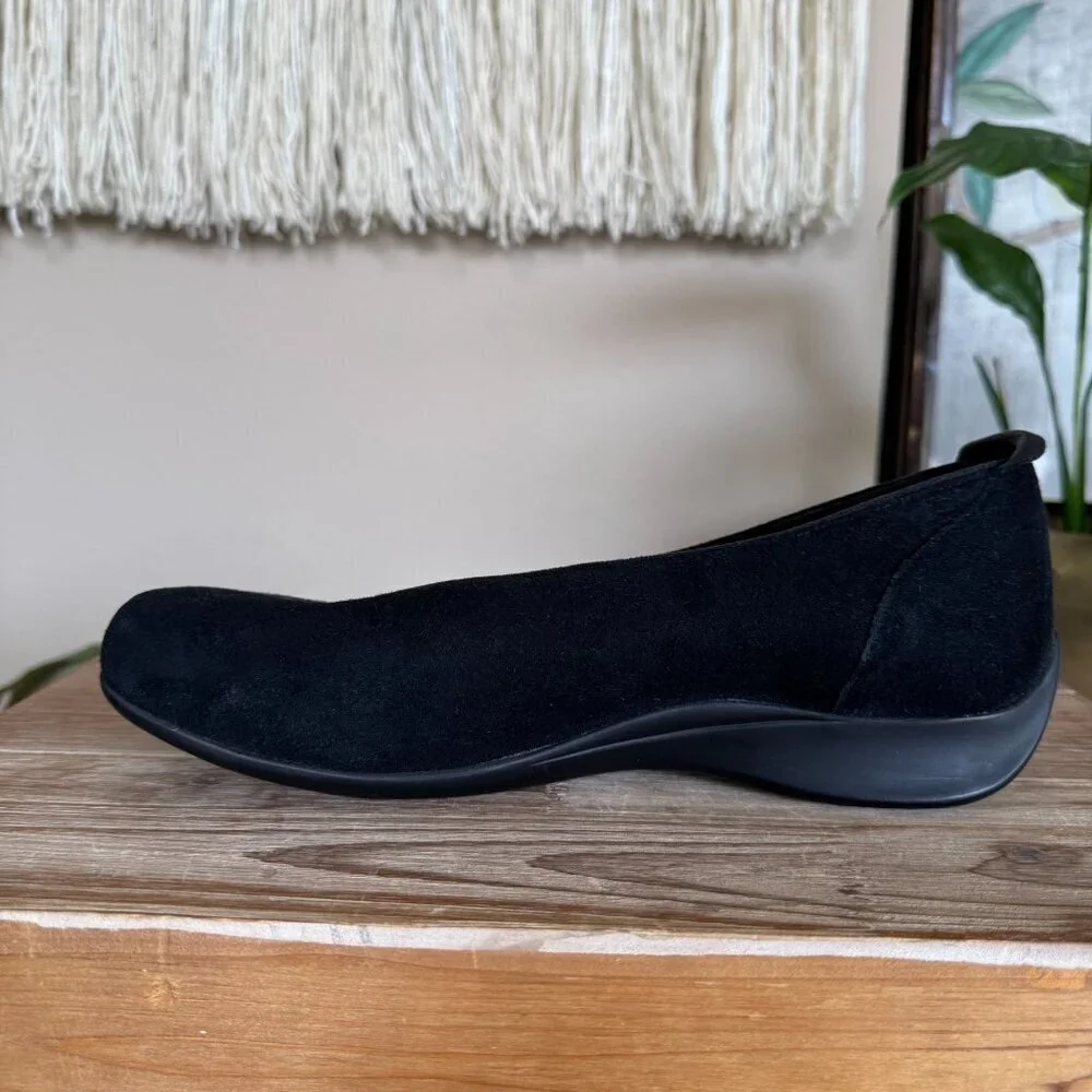Wolkey Black Suede Slip on Comfort Rubber Bottom Sole Ballet Flats Size 10.5